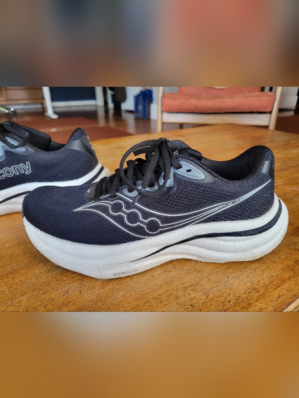 Saucony Ride 19 Running Shoes (almost brand-new!)